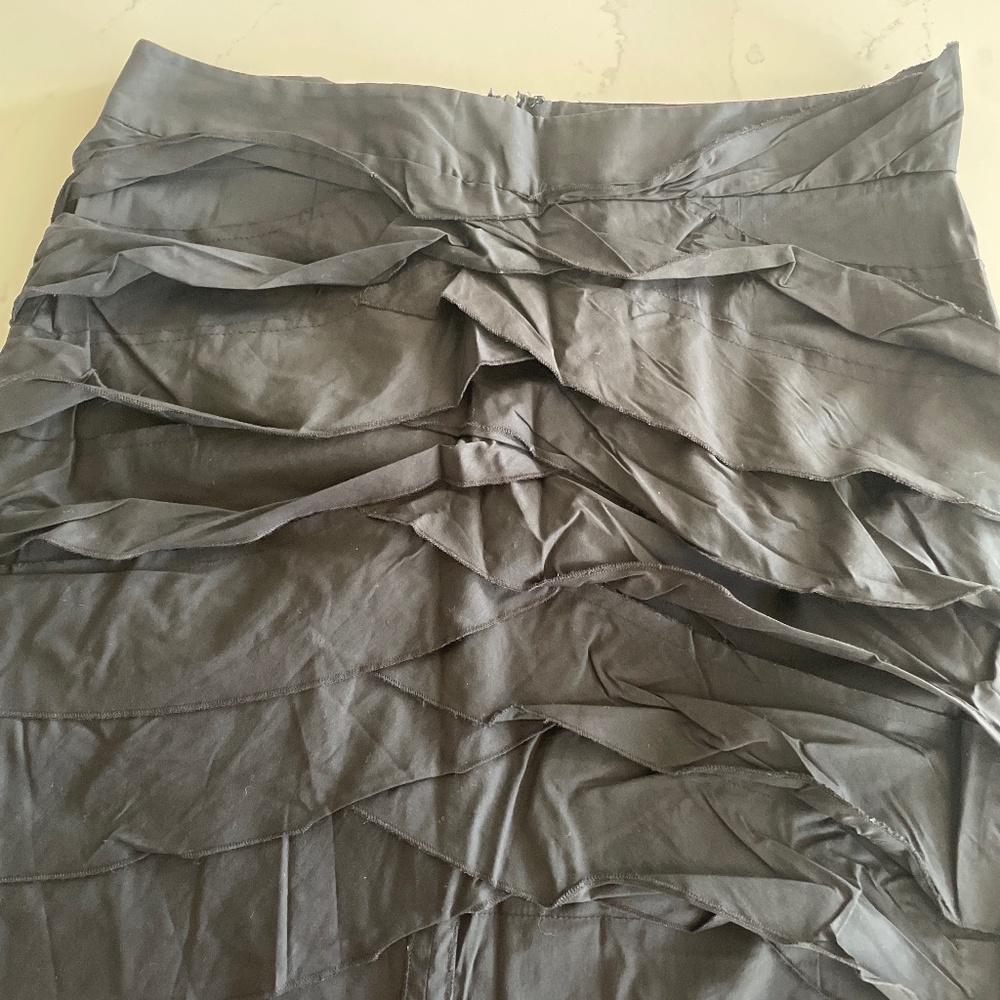 BCBGMAXAZRIA black ruffle skirt size 2